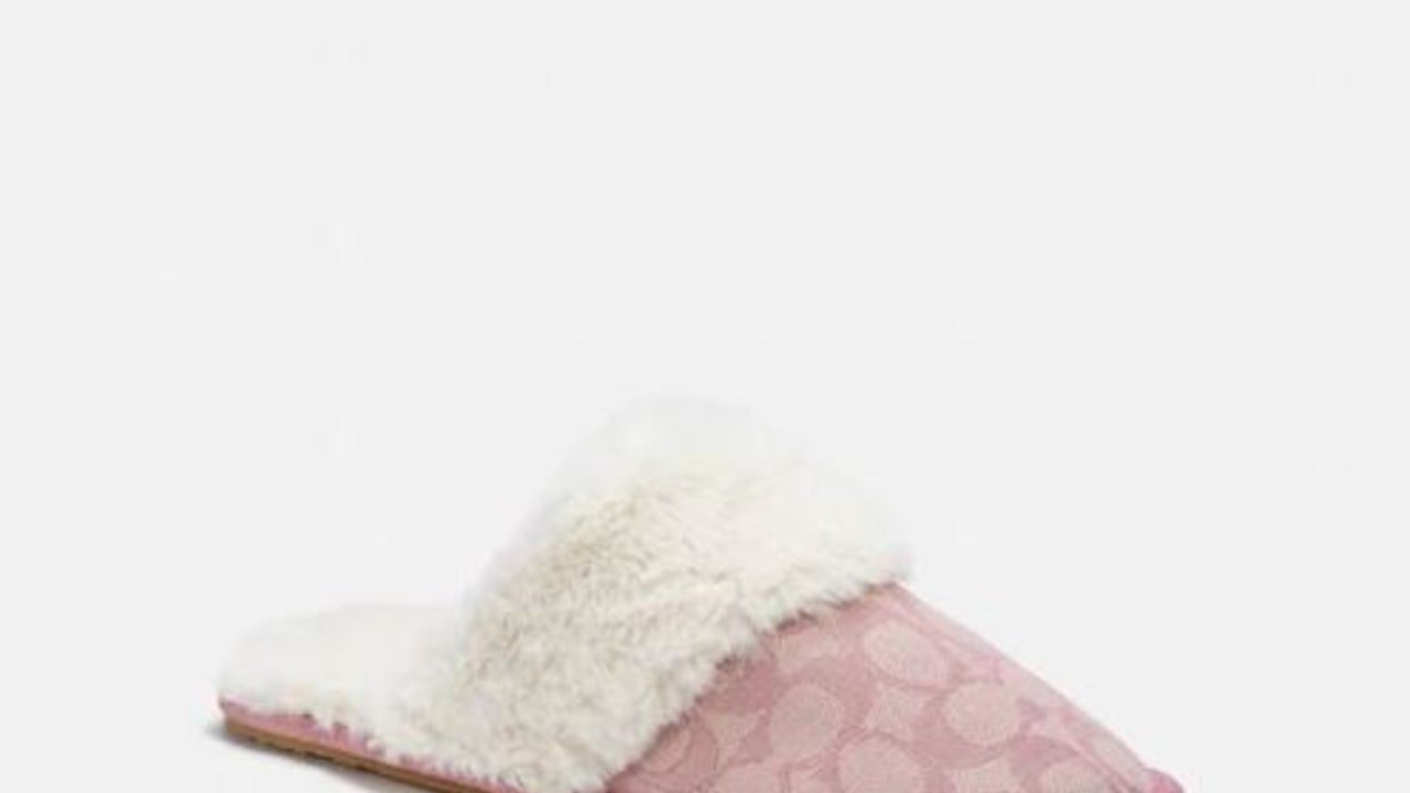 Coach pink sale slippers